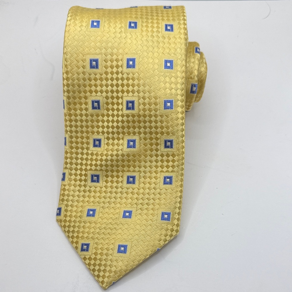 Donald J. Trump Men's Tie Yellow Blue Geometric Print Made in USA 60” X 3.7”